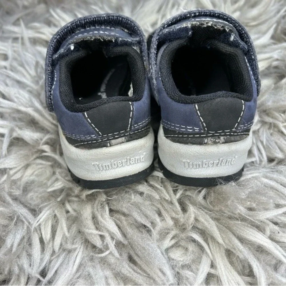 Timberland Waterproof navy blue strap closure toddler boy's shoes size 4